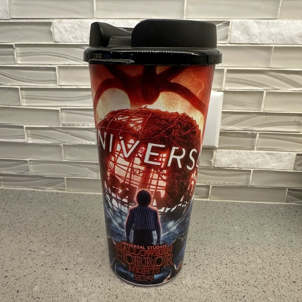 2019 Universal Studios Halloween Horror Nights Netflix Stranger Things Tumbler